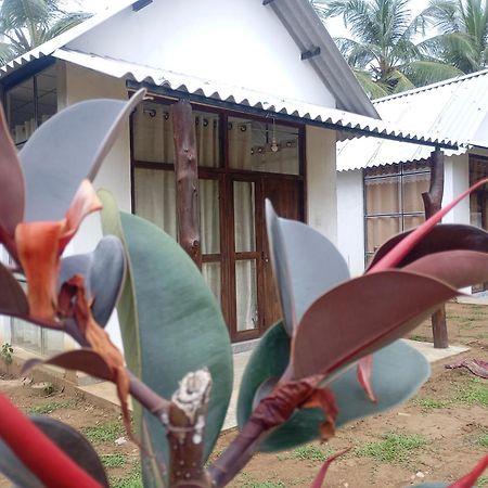 Paramount Safari Cottage Udawalawe Exterior foto